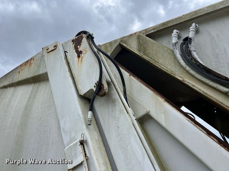 image for item EL2081 2007 International 4300 refuse truck