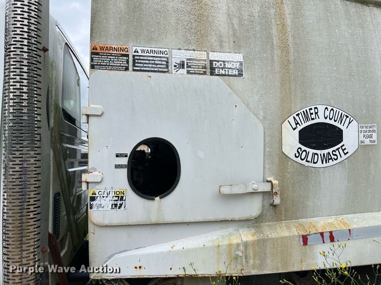 image for item EL2081 2007 International 4300 refuse truck