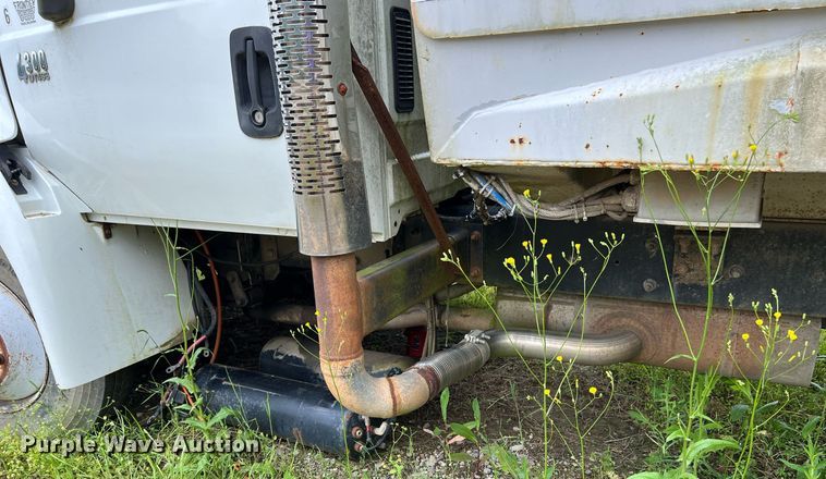 image for item EL2081 2007 International 4300 refuse truck