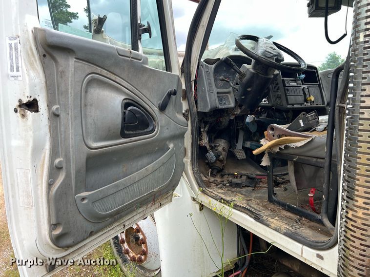 image for item EL2081 2007 International 4300 refuse truck