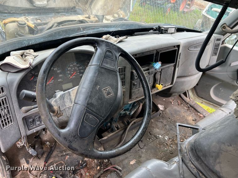 image for item EL2081 2007 International 4300 refuse truck