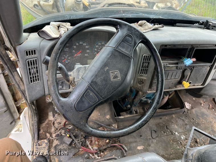 image for item EL2081 2007 International 4300 refuse truck