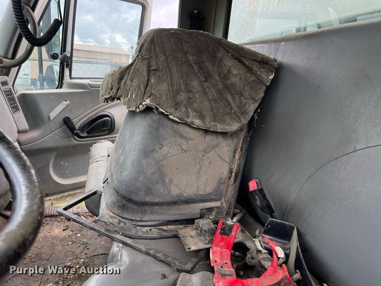 image for item EL2081 2007 International 4300 refuse truck