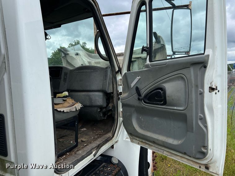 image for item EL2081 2007 International 4300 refuse truck