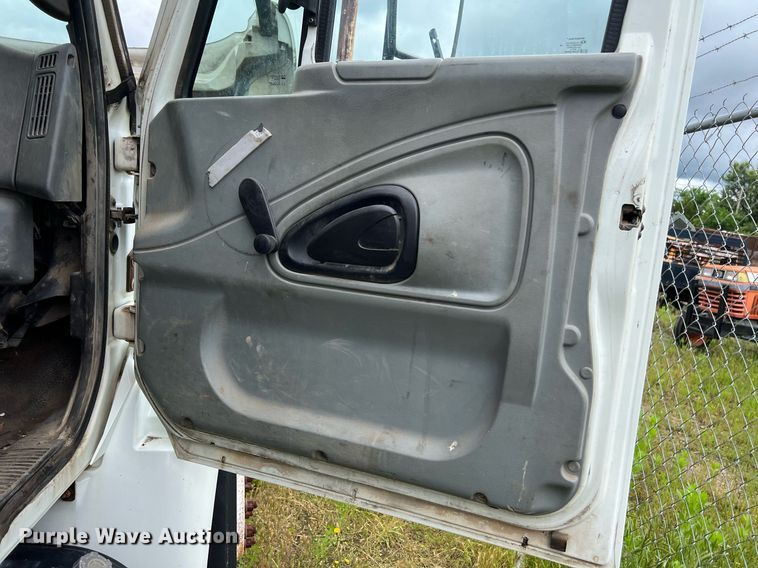 image for item EL2081 2007 International 4300 refuse truck