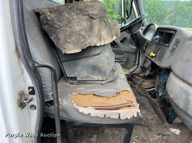 image for item EL2081 2007 International 4300 refuse truck