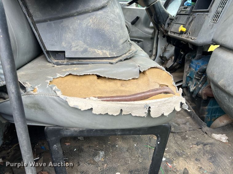 image for item EL2081 2007 International 4300 refuse truck