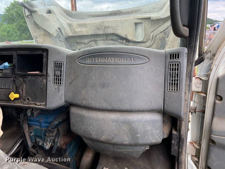 image for item EL2081 2007 International 4300 refuse truck