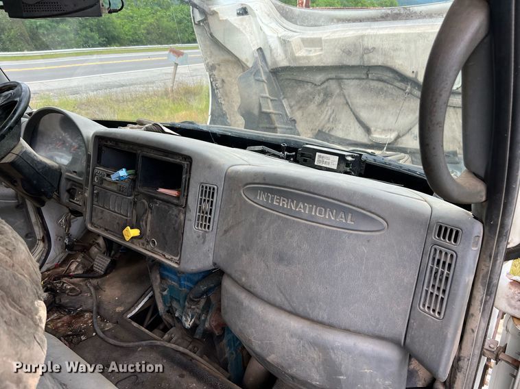 image for item EL2081 2007 International 4300 refuse truck