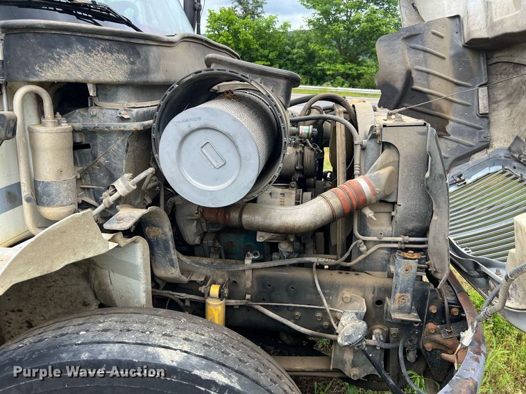 image for item EL2081 2007 International 4300 refuse truck