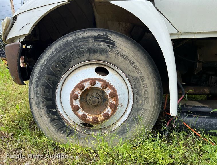 image for item EL2081 2007 International 4300 refuse truck