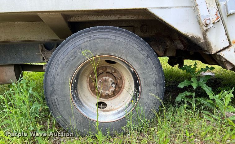 image for item EL2081 2007 International 4300 refuse truck