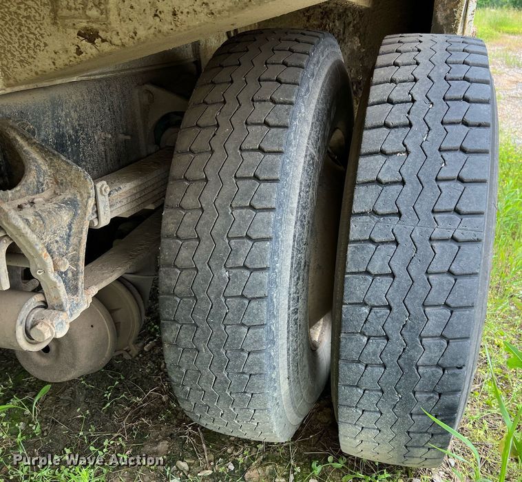 image for item EL2081 2007 International 4300 refuse truck