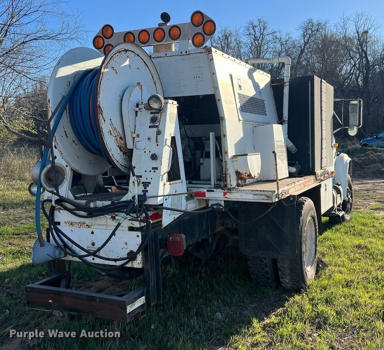 image for item EL5707 1990 International 4900 sewer jetter truck