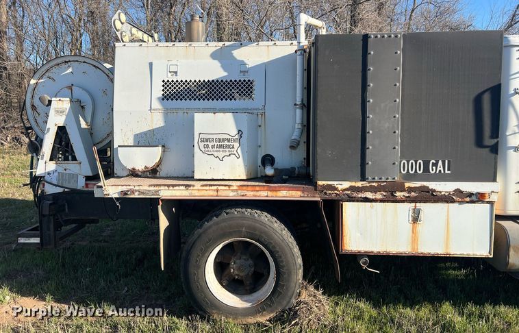 image for item EL5707 1990 International 4900 sewer jetter truck
