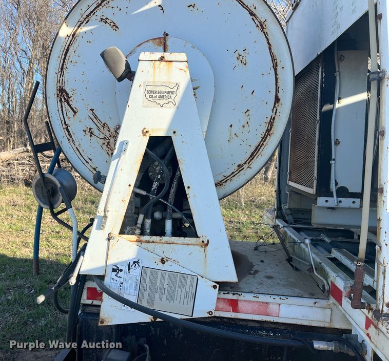 image for item EL5707 1990 International 4900 sewer jetter truck