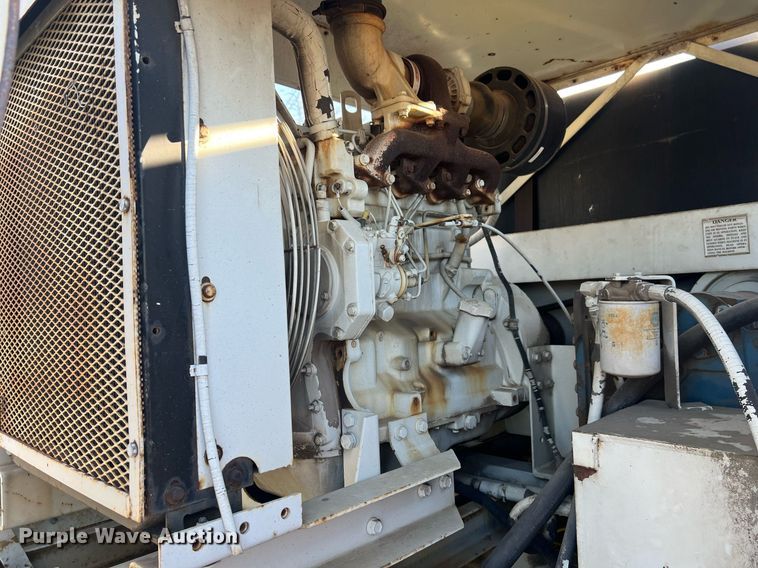 image for item EL5707 1990 International 4900 sewer jetter truck