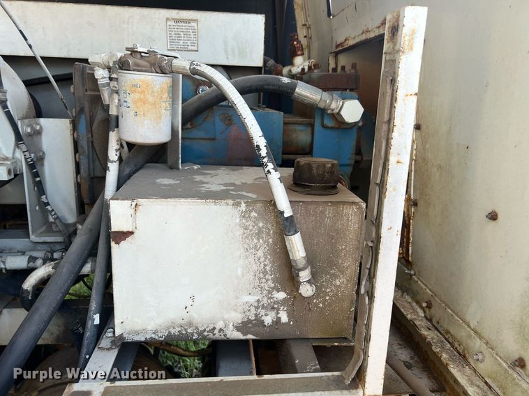 image for item EL5707 1990 International 4900 sewer jetter truck