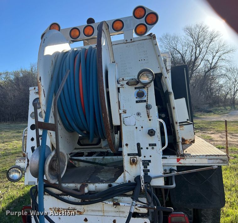 image for item EL5707 1990 International 4900 sewer jetter truck