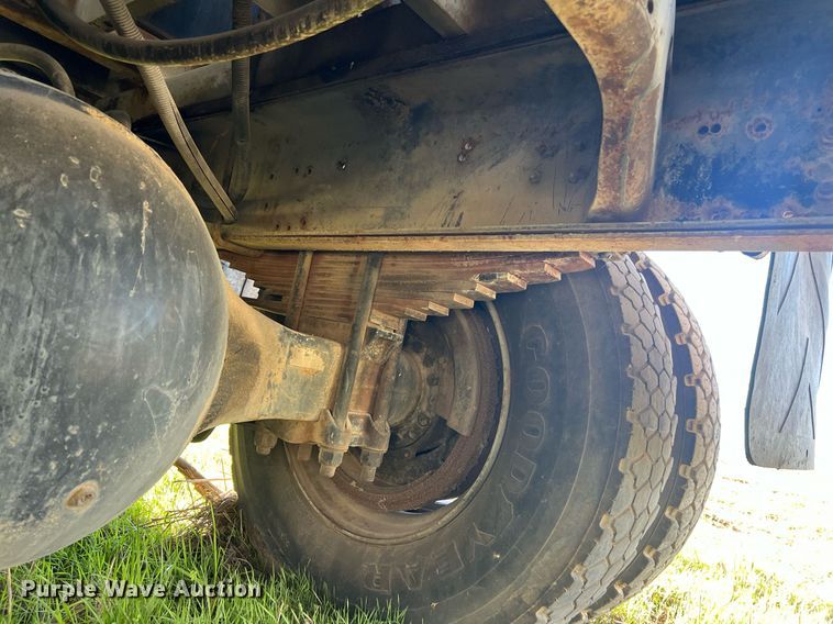 image for item EL5707 1990 International 4900 sewer jetter truck