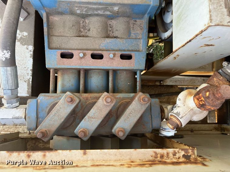 image for item EL5707 1990 International 4900 sewer jetter truck