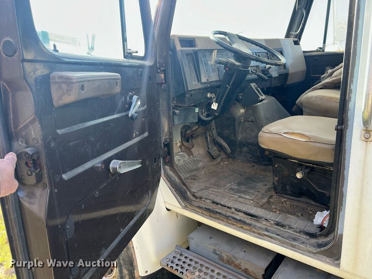 image for item EL5707 1990 International 4900 sewer jetter truck