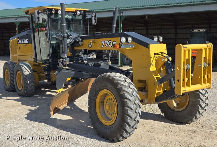image for item EM7250 2017 John Deere  770G motor grader
