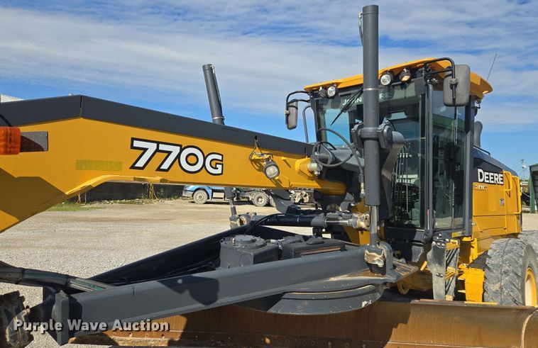 image for item EM7250 2017 John Deere  770G motor grader
