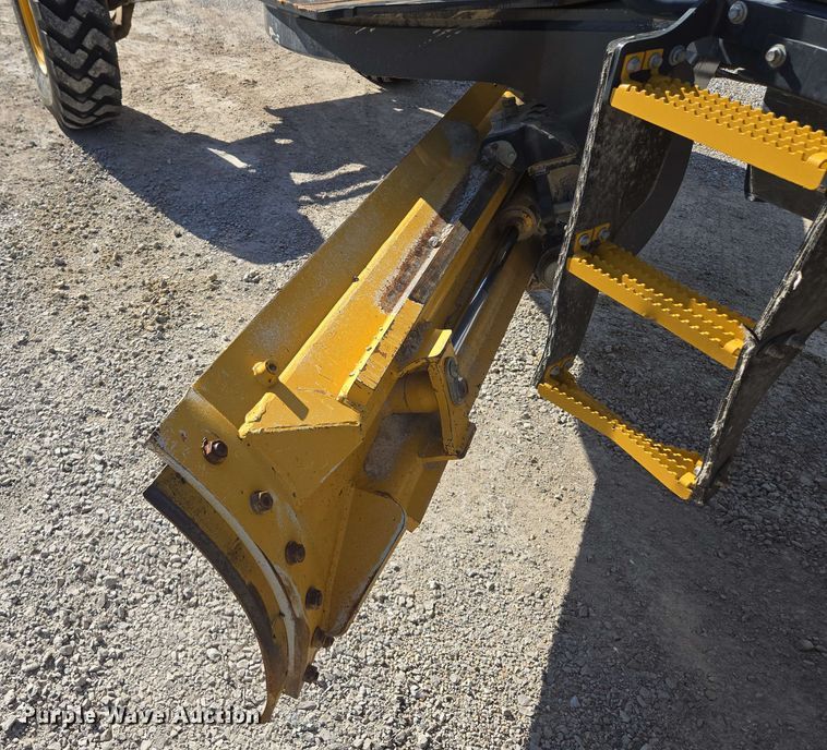 image for item EM7250 2017 John Deere  770G motor grader