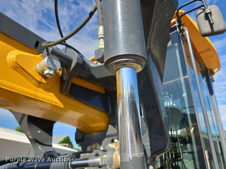 image for item EM7250 2017 John Deere  770G motor grader