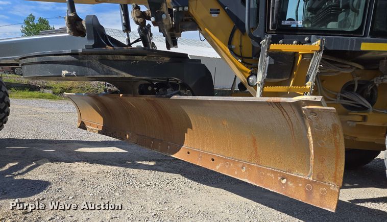 image for item EM7250 2017 John Deere  770G motor grader