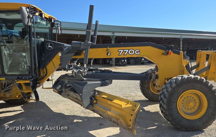 image for item EM7250 2017 John Deere  770G motor grader