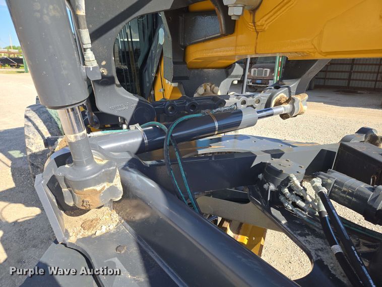 image for item EM7250 2017 John Deere  770G motor grader