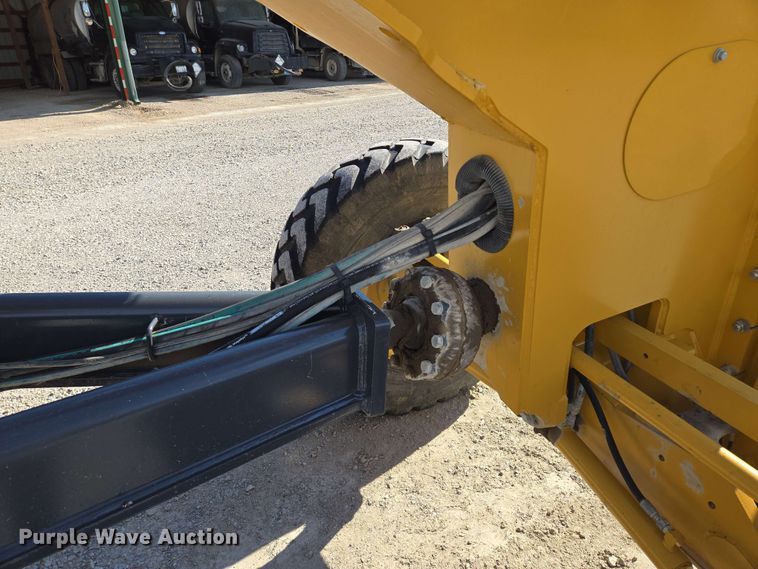 image for item EM7250 2017 John Deere  770G motor grader