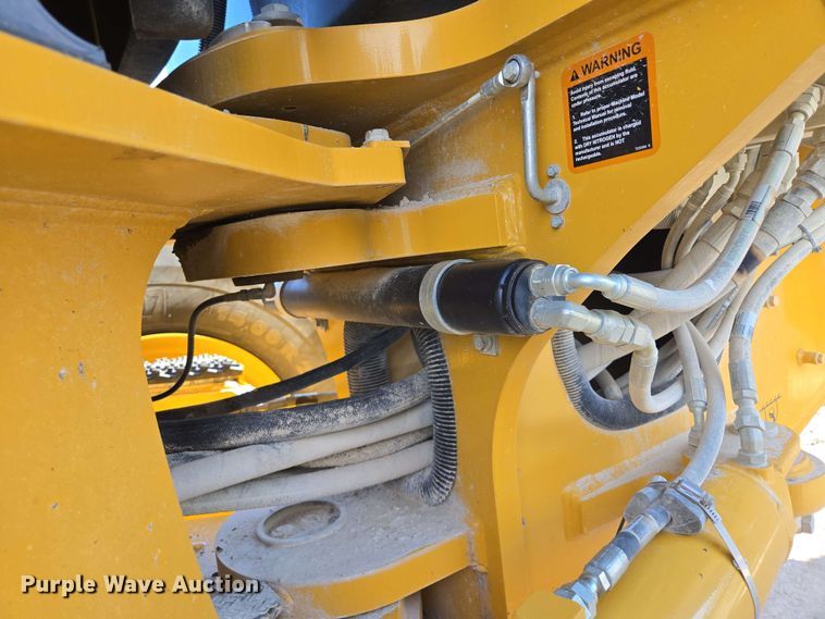 image for item EM7250 2017 John Deere  770G motor grader