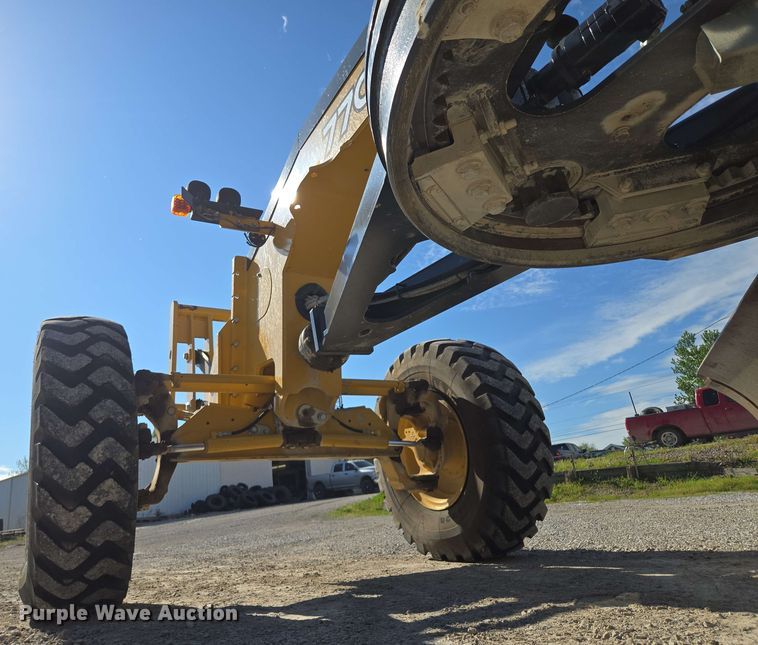 image for item EM7250 2017 John Deere  770G motor grader