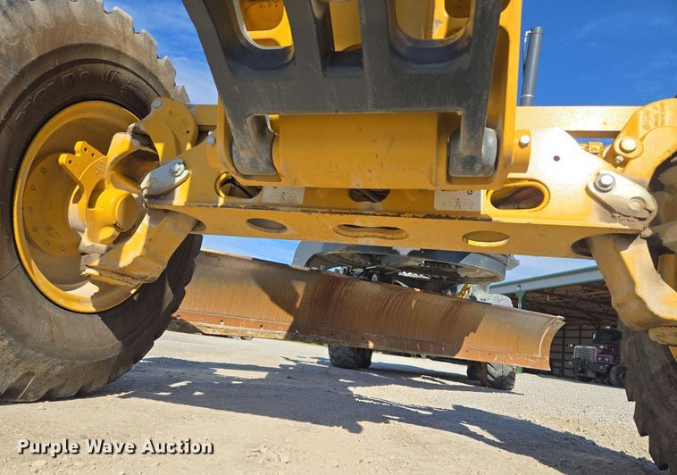 image for item EM7250 2017 John Deere  770G motor grader