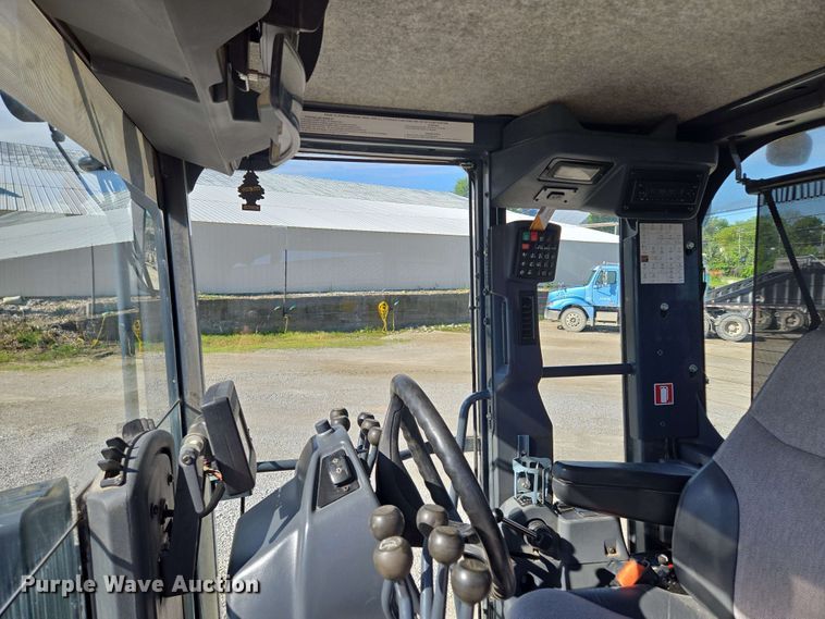 image for item EM7250 2017 John Deere  770G motor grader