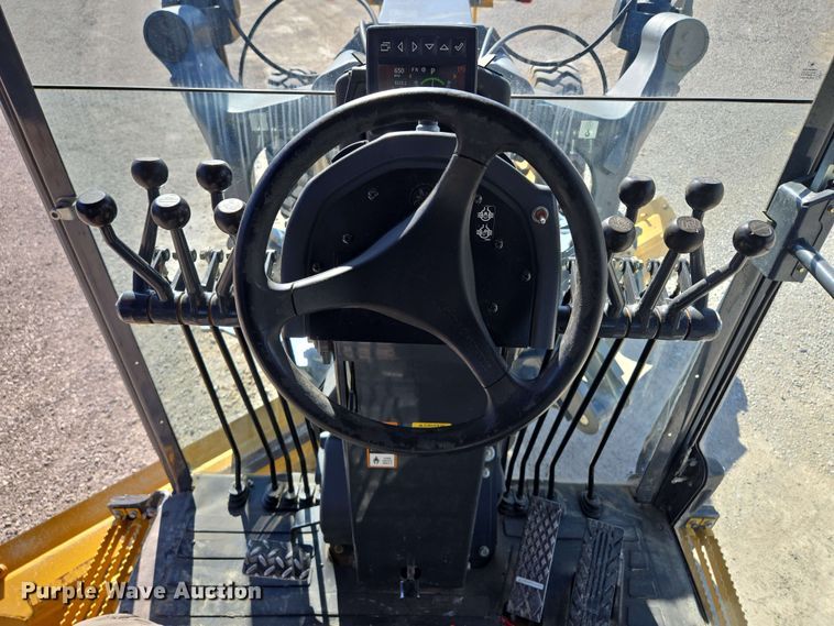 image for item EM7250 2017 John Deere  770G motor grader