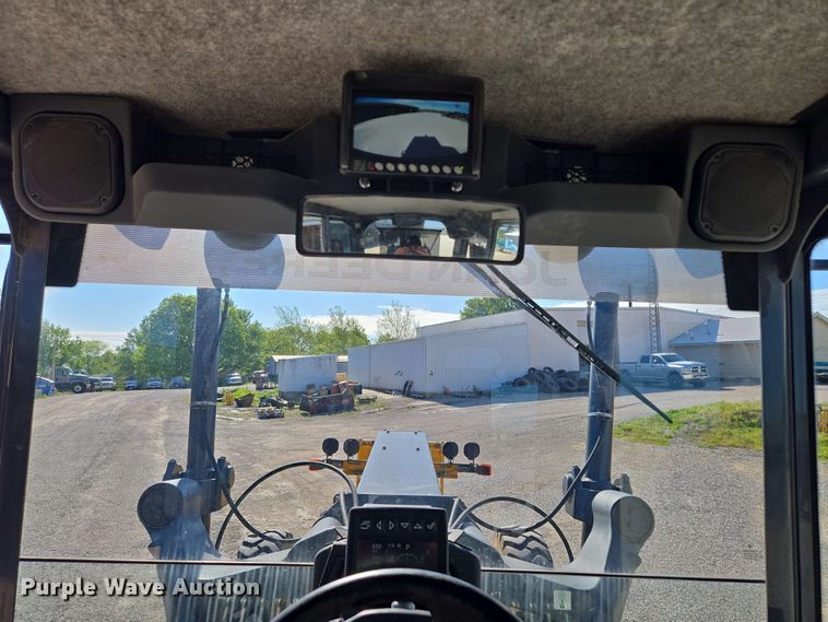 image for item EM7250 2017 John Deere  770G motor grader