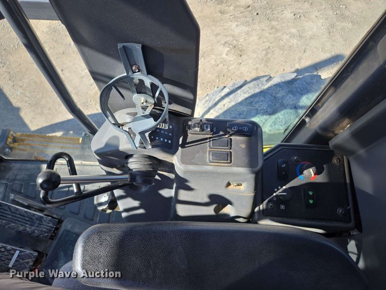 image for item EM7250 2017 John Deere  770G motor grader