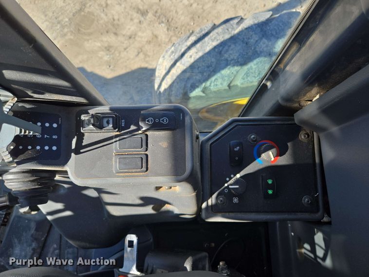 image for item EM7250 2017 John Deere  770G motor grader