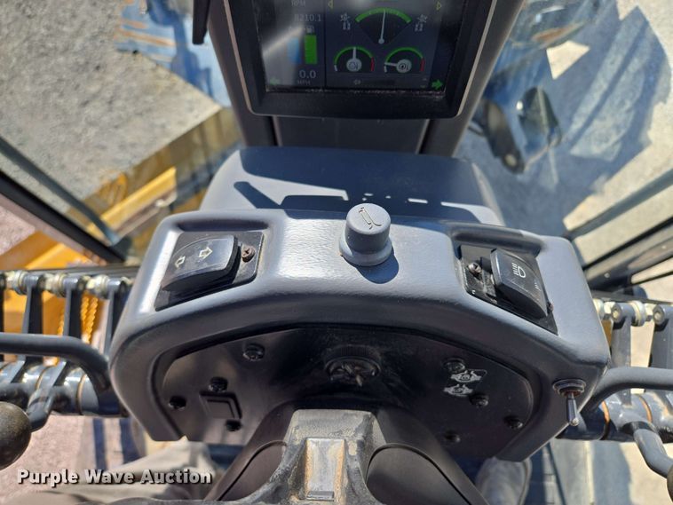 image for item EM7250 2017 John Deere  770G motor grader