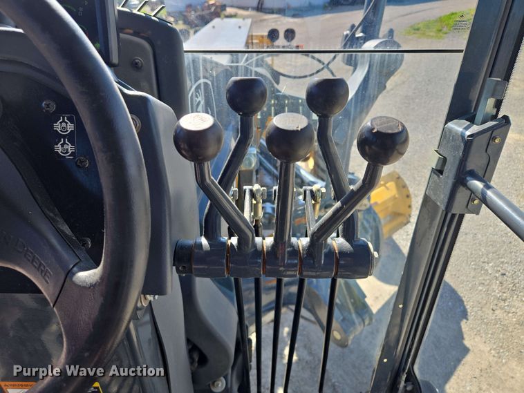 image for item EM7250 2017 John Deere  770G motor grader