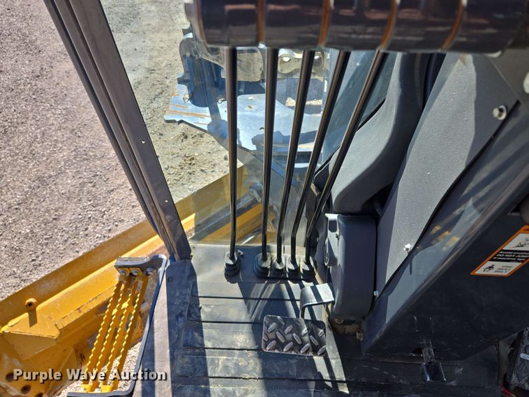 image for item EM7250 2017 John Deere  770G motor grader