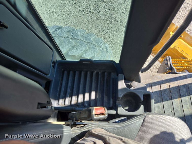 image for item EM7250 2017 John Deere  770G motor grader