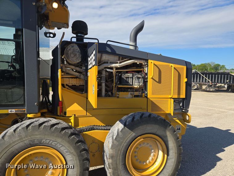 image for item EM7250 2017 John Deere  770G motor grader