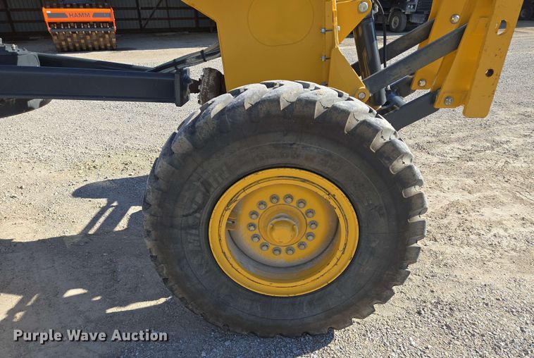 image for item EM7250 2017 John Deere  770G motor grader