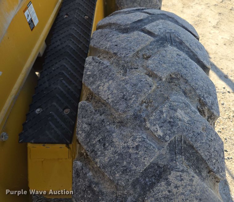 image for item EM7250 2017 John Deere  770G motor grader