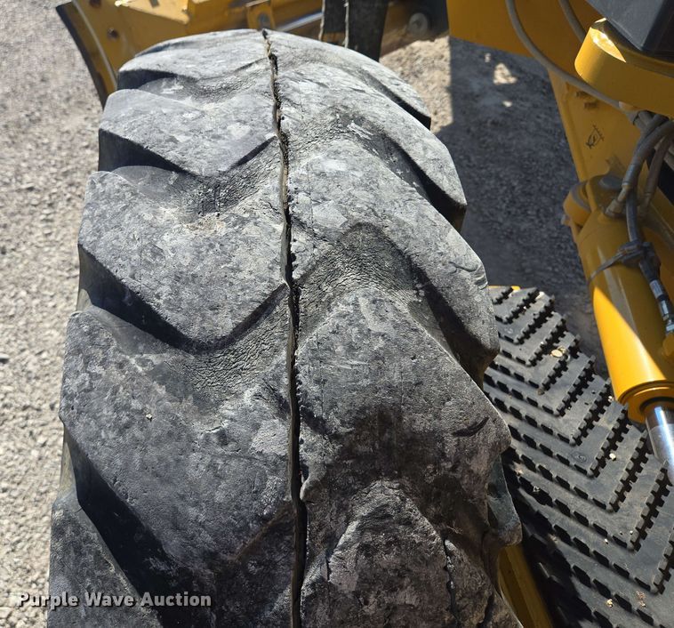 image for item EM7250 2017 John Deere  770G motor grader